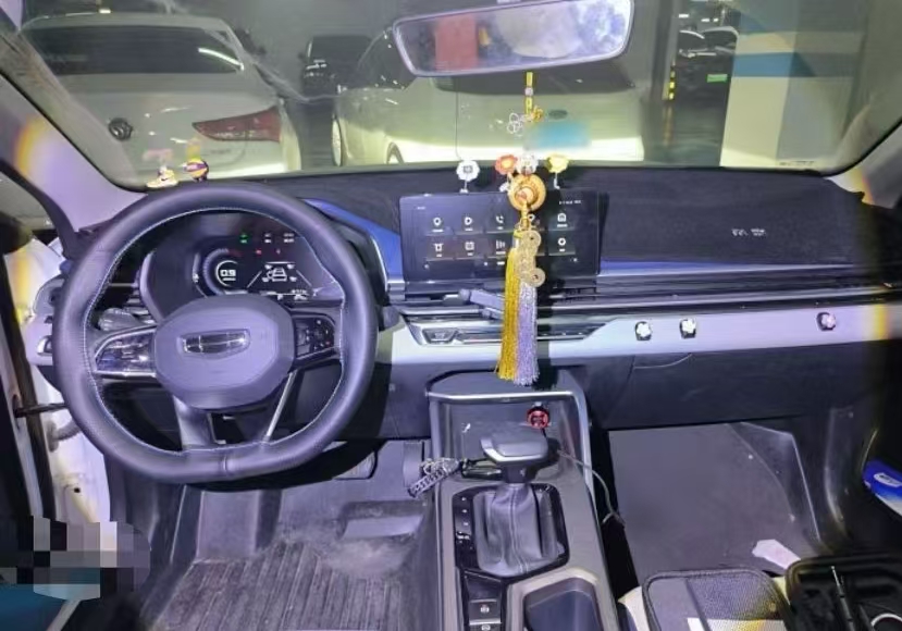 GEELY Emgrand 2023 imagen de coche #5