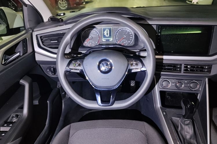 Volkswagen Polo 2021 car image #11