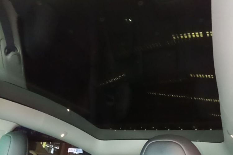 Tesla Model Y 2023 car image #20