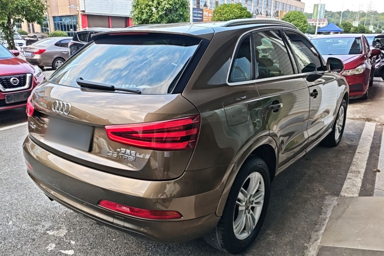 Audi Q3 2015 car image #7