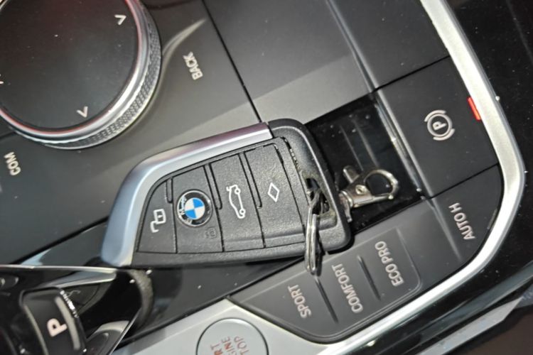 BMW 3 Series 2022 #9 BMW 3 Series 2022 car image #9