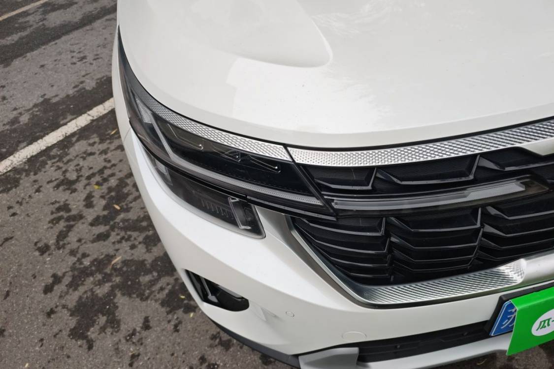 Kia Seltos 2023 صورة سيارة #7