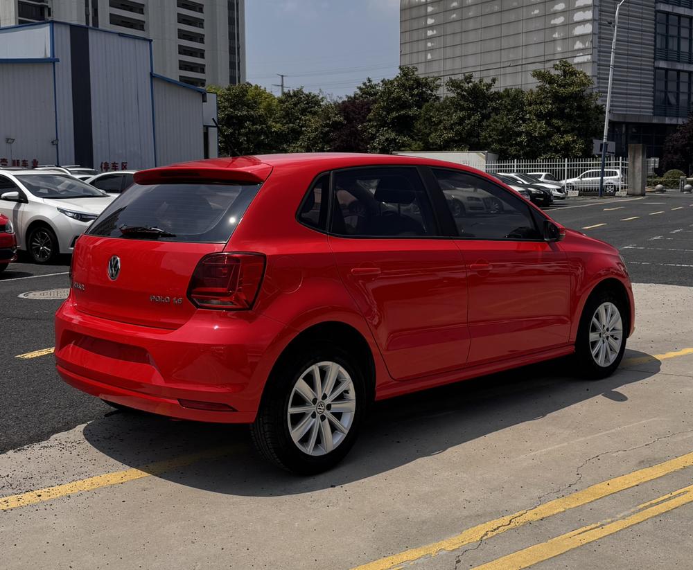 Volkswagen Polo 2014 car image #7