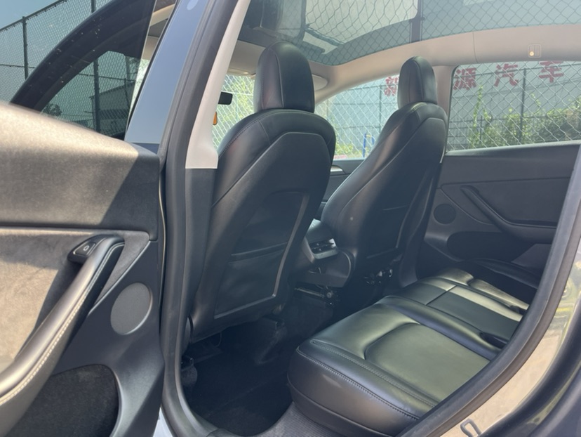 Tesla Model Y 2022 #5 Tesla Model Y 2022 car image #5