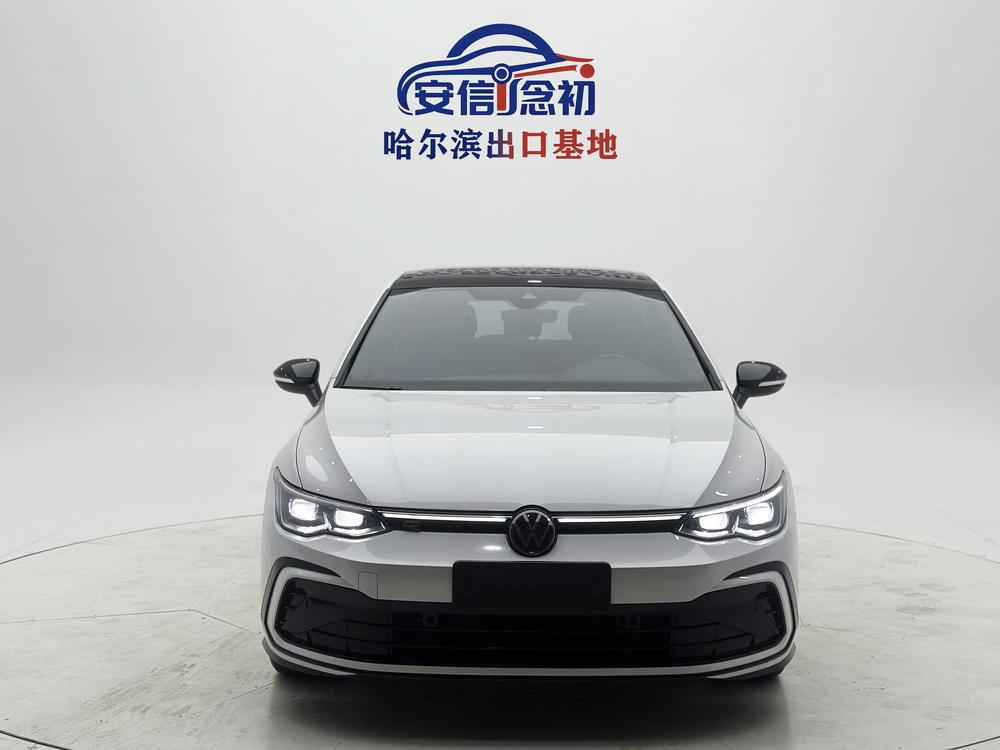 Volkswagen Golf 2021 car image #2