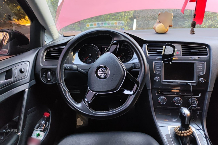 Volkswagen Golf 2017 car image #12