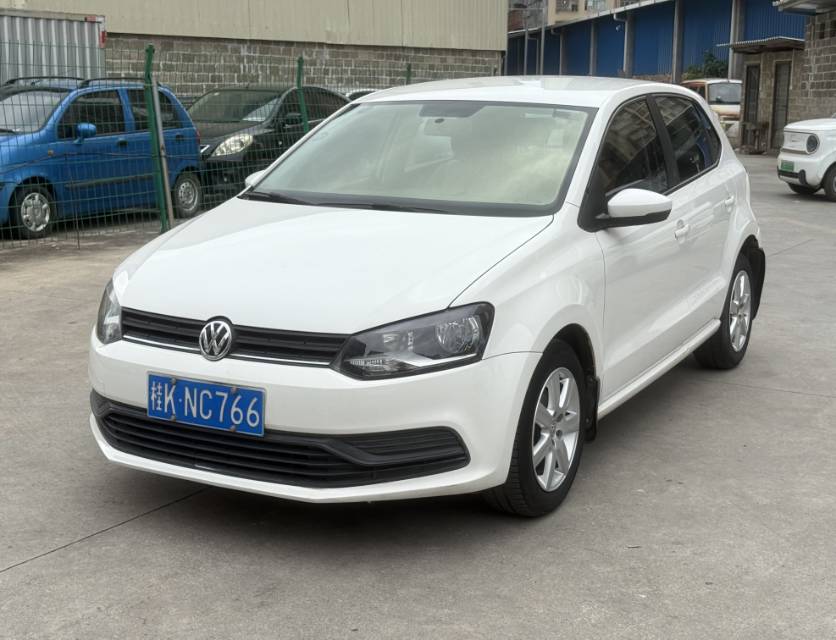 Volkswagen Polo 2015 Volkswagen Polo 2015 immagine di auto
