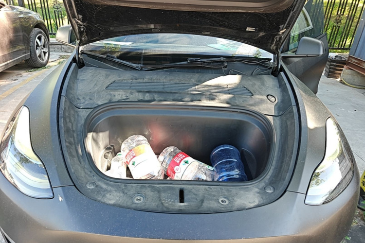 Tesla Model Y 2021 car image #20