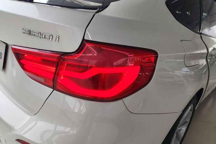 BMW 3 Series GT 2017 #8 BMW 3 Series GT 2017 car image #8