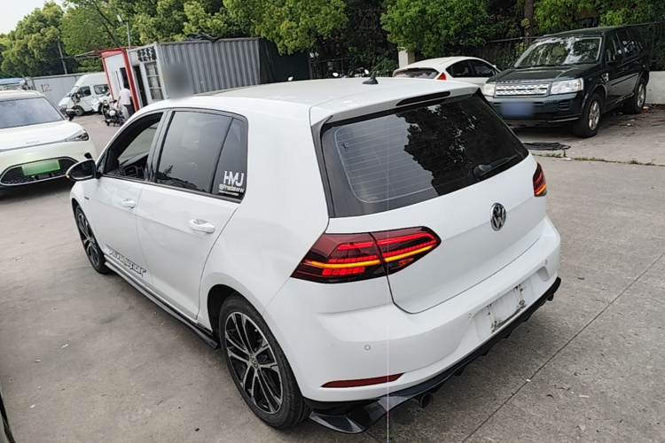 Volkswagen Golf 2020 car image #5