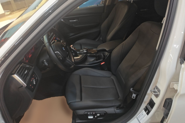 BMW 3 Series 2017 #15 BMW 3 Series 2017 car image #15