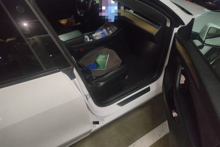 Tesla Model Y 2021 #24 Tesla Model Y 2021 car image #24