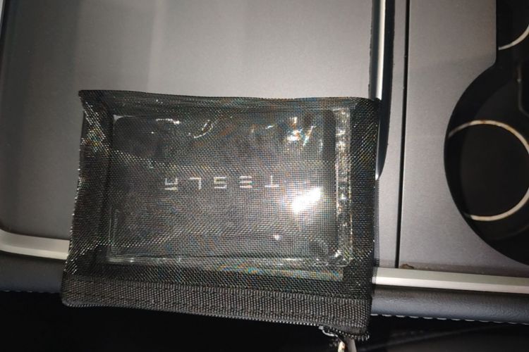 Tesla Model Y 2022 car image #9