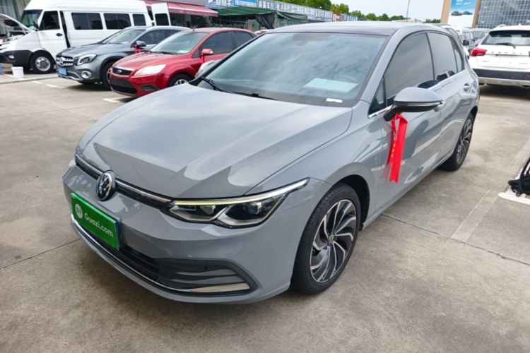 Volkswagen Golf 2022 car image #2
