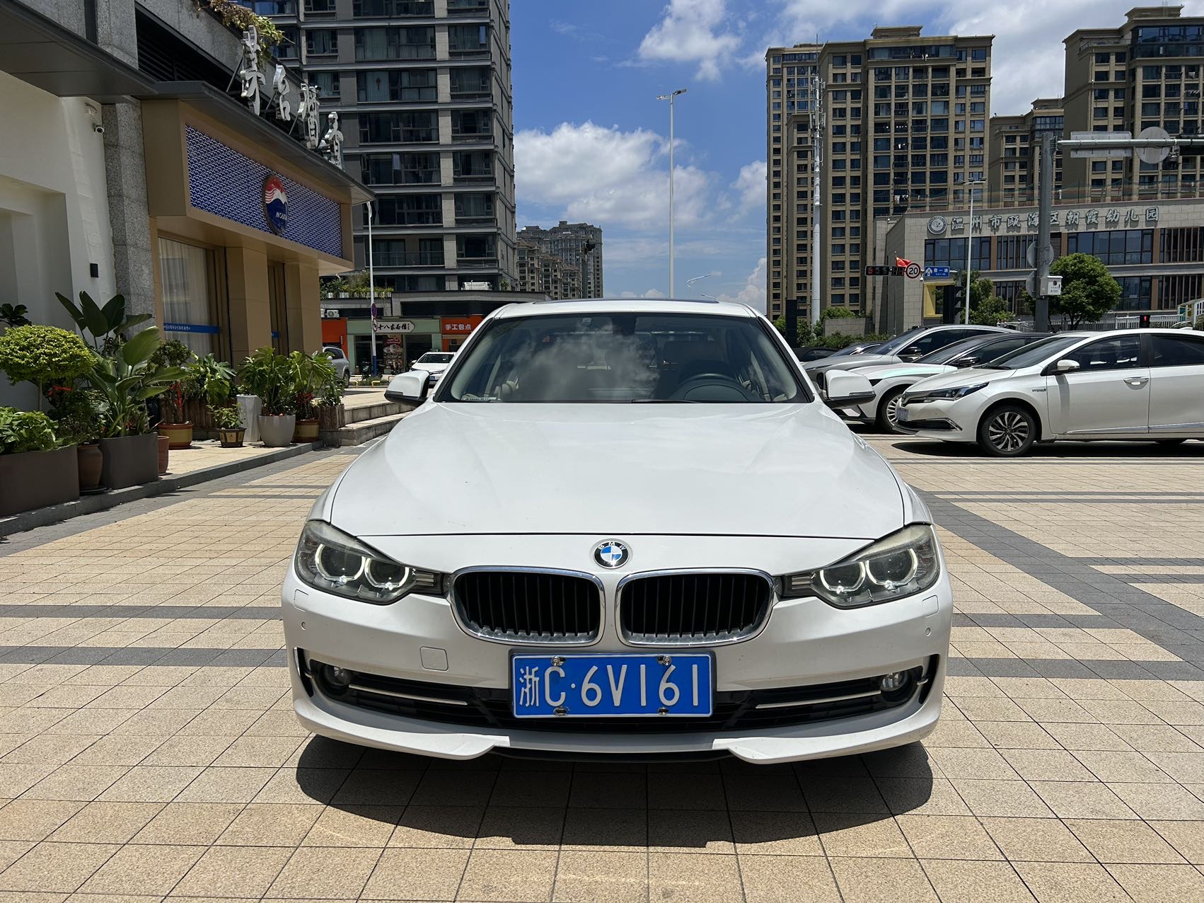 BMW 3 Series 2013 car image #2