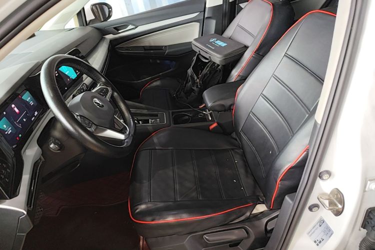 Volkswagen Golf 2023 car image #17