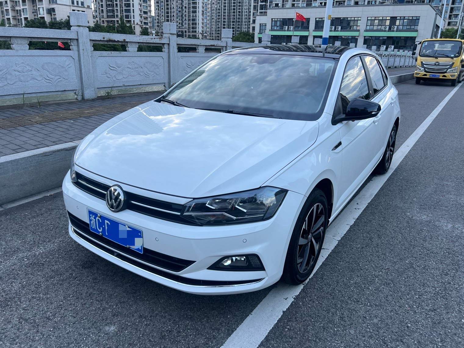 Volkswagen Polo 2021 car image 