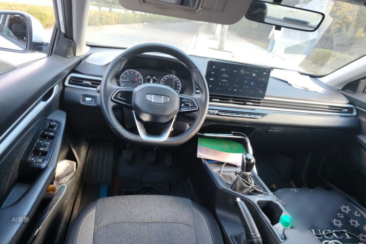 GEELY Emgrand 2024 car image #12