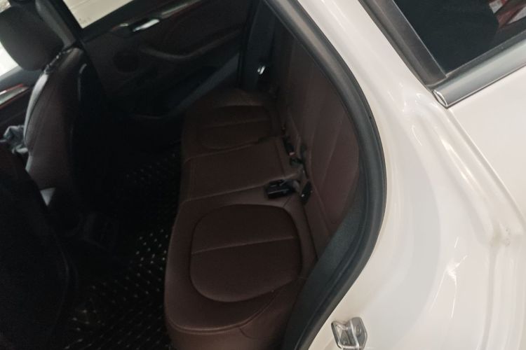 BMW X1 2018 #13 BMW X1 2018 car image #13