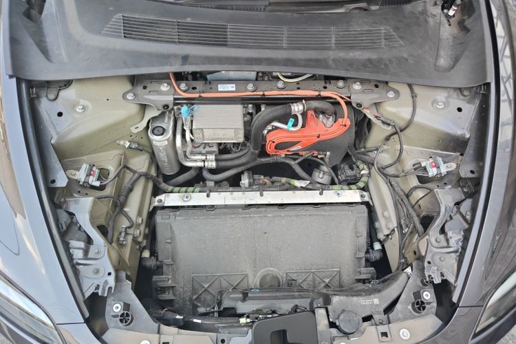 Tesla Model 3 2025 car image #18