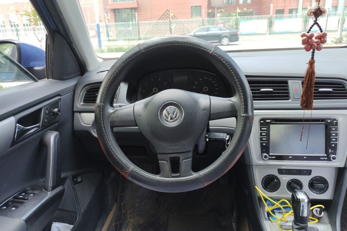 Volkswagen Lavida 2012 car image #24