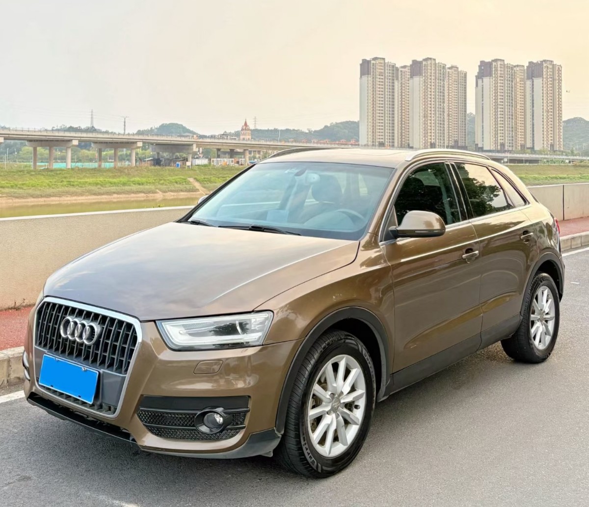 Audi Q3 2014 immagine di auto 