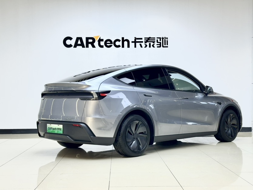 Tesla Model Y 2025 #3 Tesla Model Y 2025 car image #3