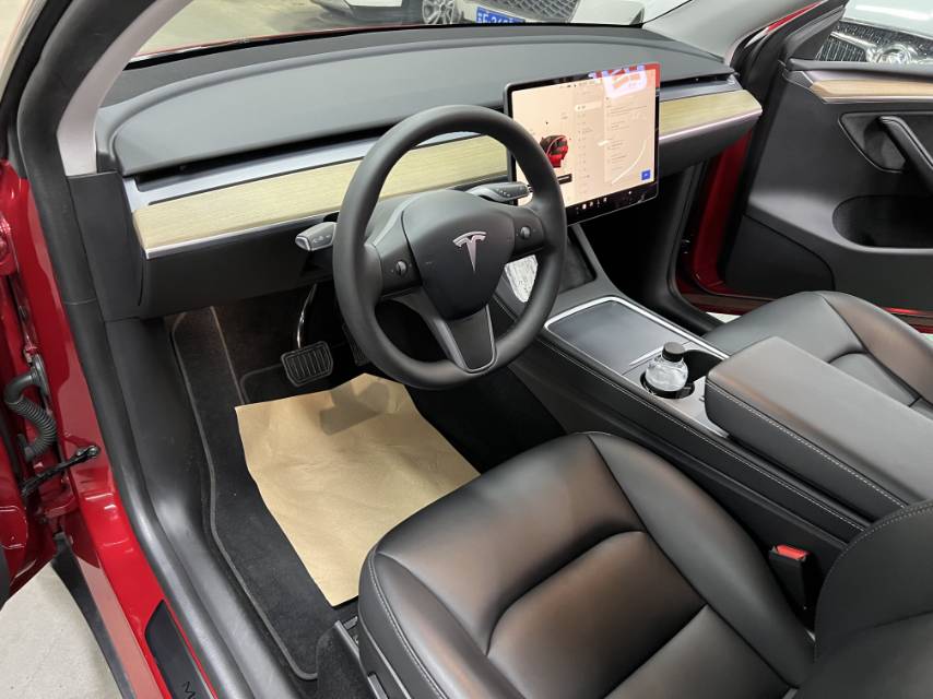 Tesla Model Y 2023 #8 Tesla Model Y 2023 car image #8