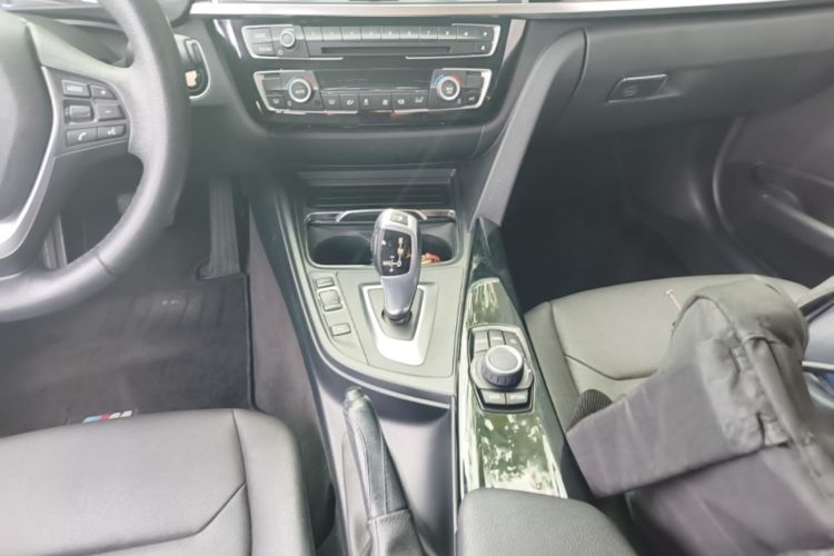 BMW 3 Series 2017 #14 BMW 3 Series 2017 صورة سيارة #14