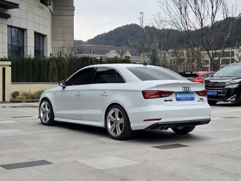 Audi A3 2019 car image #3
