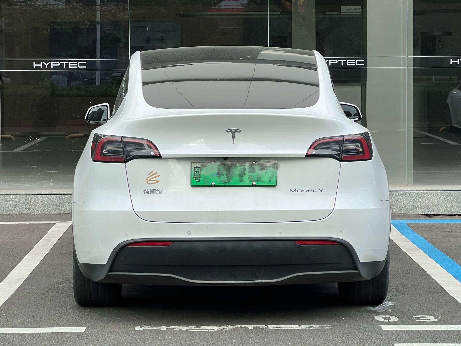 Tesla Model Y 2022 car image #3