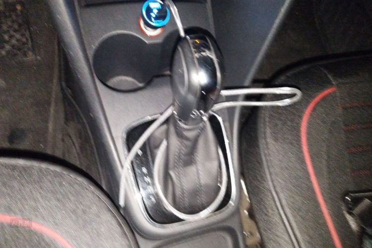 Volkswagen Polo 2016 car image #16