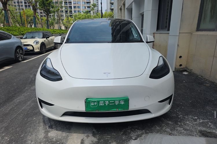 Tesla Model Y 2022 #3 Tesla Model Y 2022 car image #3