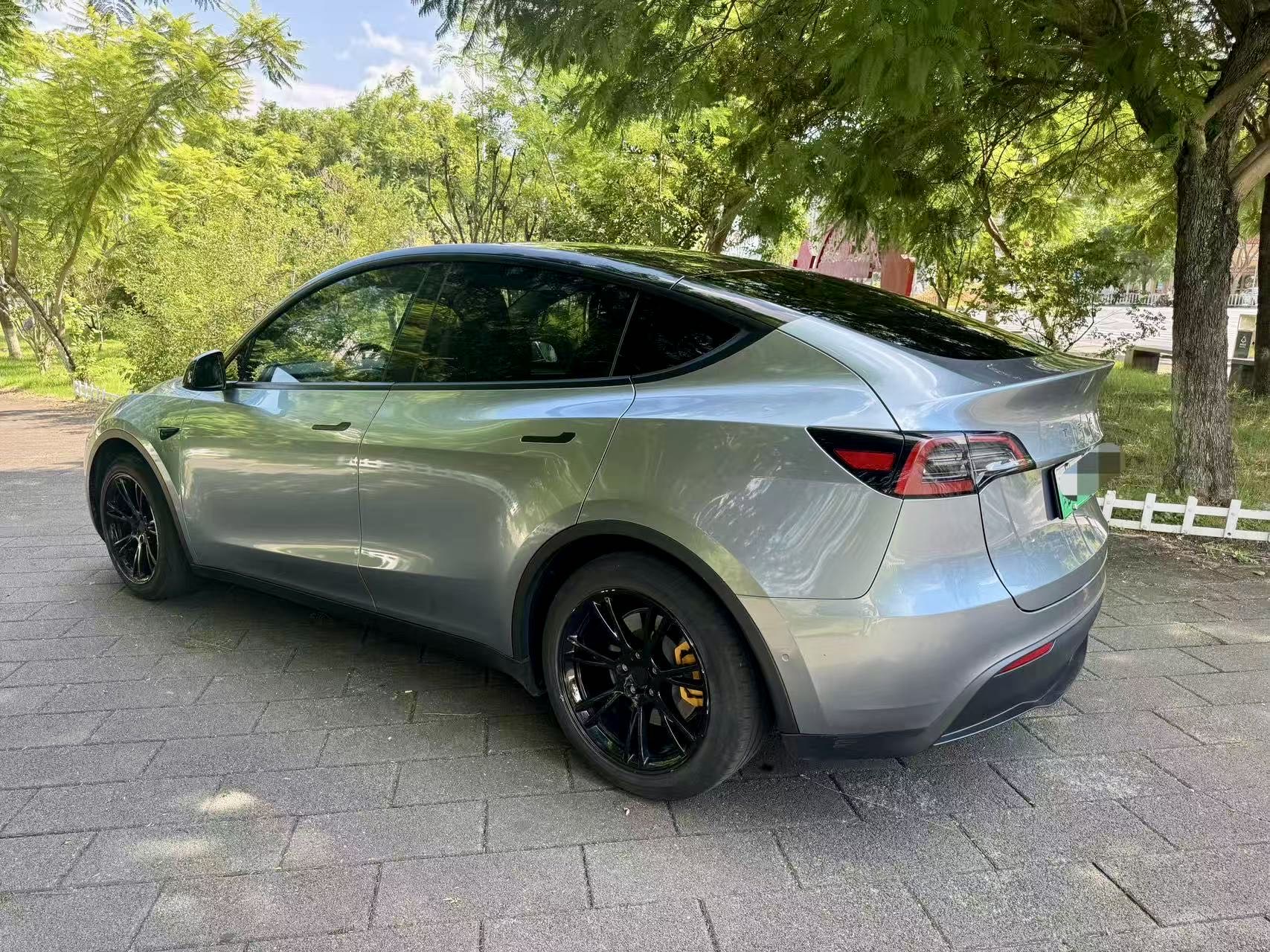 Tesla Model Y 2022 car image #7