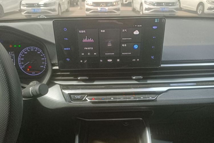 GEELY Emgrand 2023 immagine di auto #13