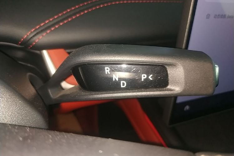 MI SU7 2024 immagine di auto #14