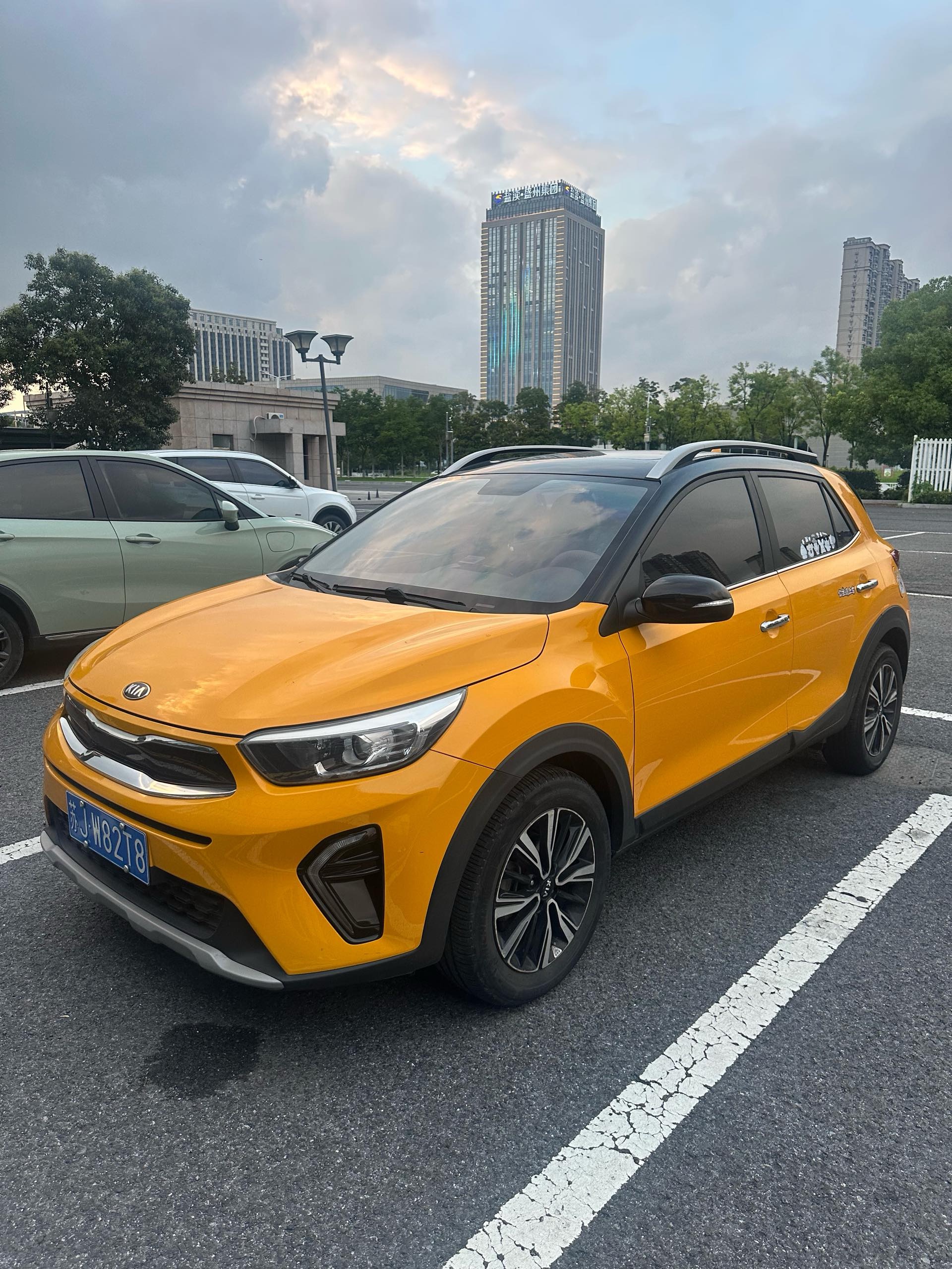 Kia KX1 2019 car image 