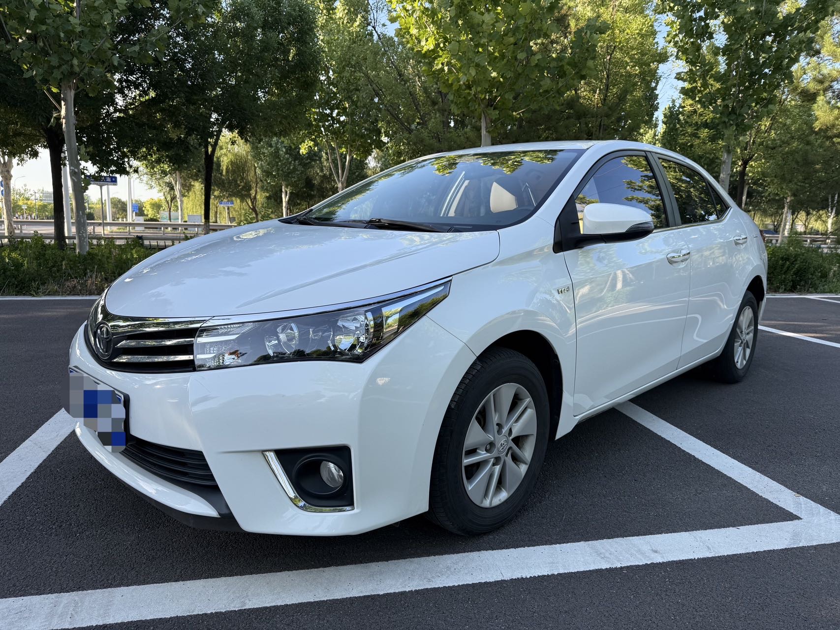 Toyota Corolla 2015 Toyota Corolla 2015 car image