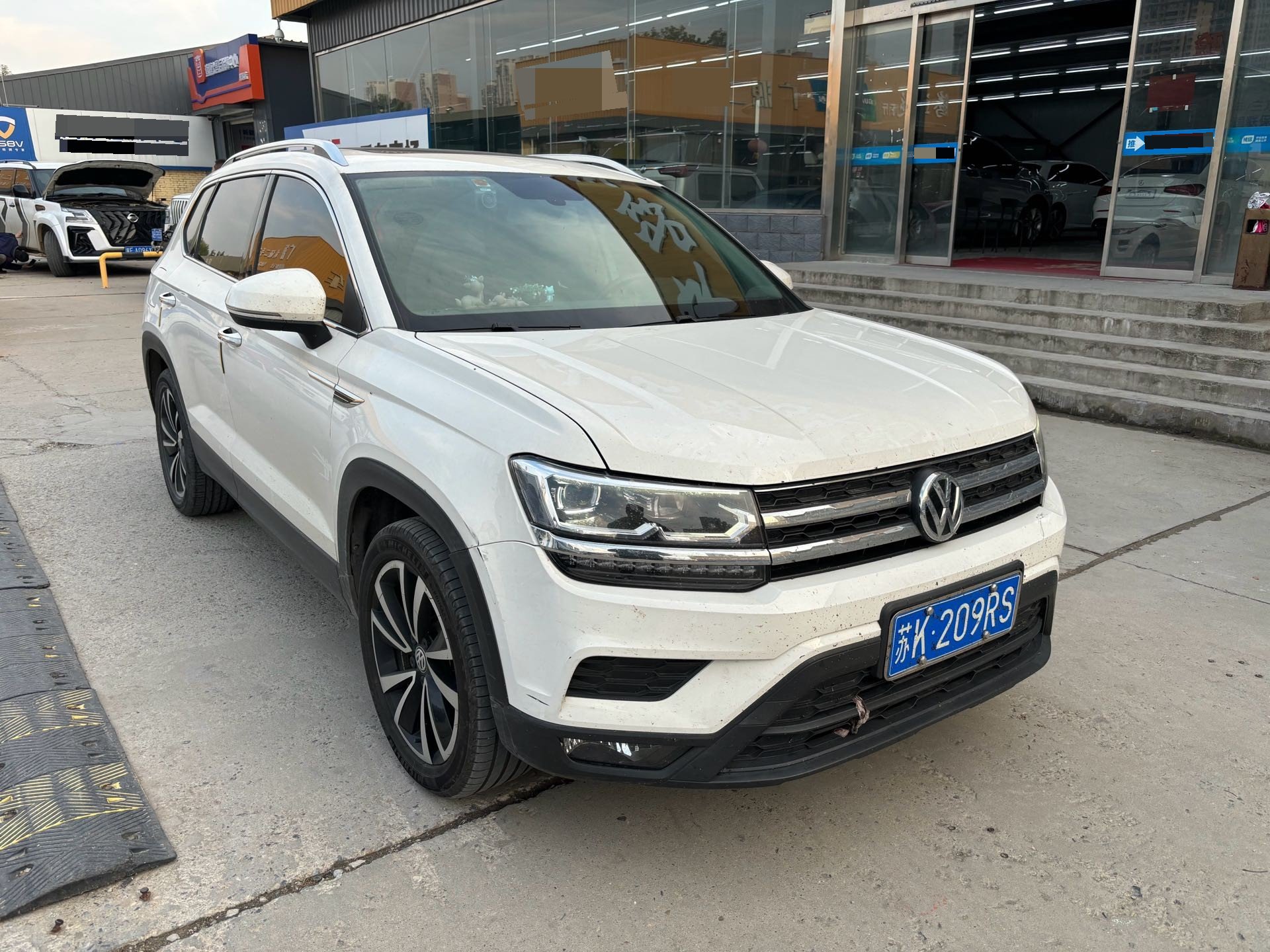 2019 car image #3