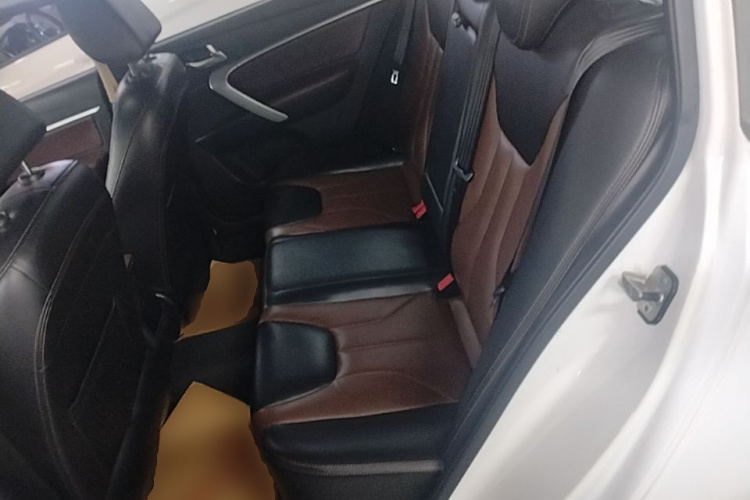 GEELY Emgrand 2017 #13 GEELY Emgrand 2017 car image #13