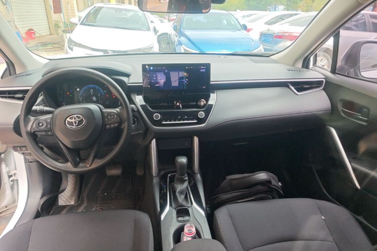 Toyota Corolla Cross 2024 image de voiture #10