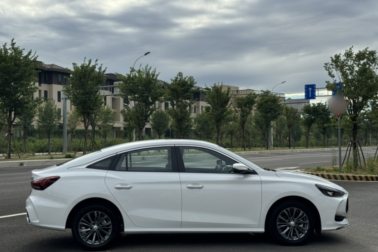 MG 5 2026 #9 MG 5 2026 imagen de coche #9