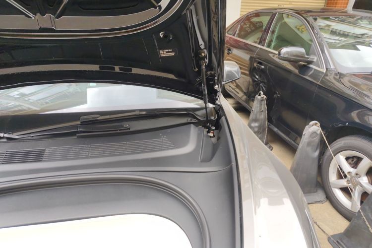 Tesla Model 3 2023 car image #29