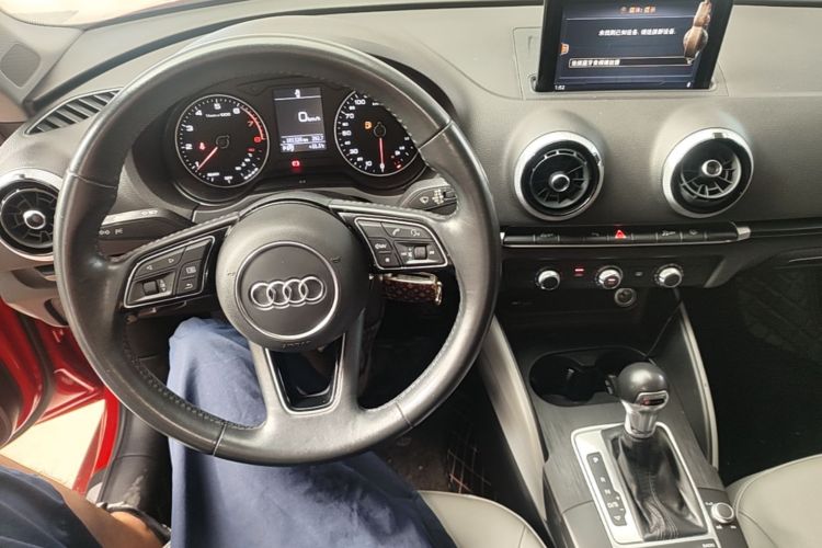 Audi A3 2019 car image #10