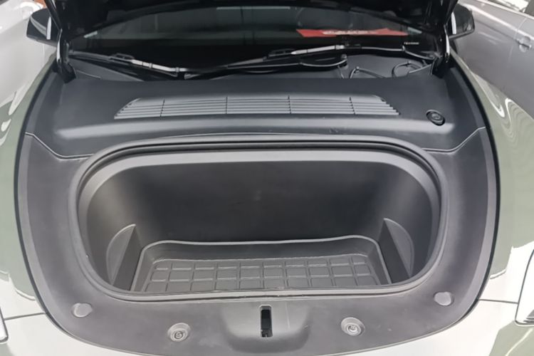 Tesla Model Y 2021 #20 Tesla Model Y 2021 car image #20