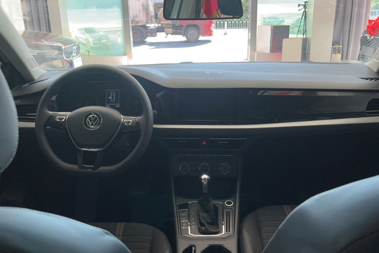 Volkswagen Lavida 2020 car image #12