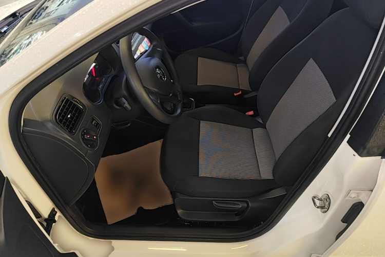 Volkswagen Polo 2017 car image #15