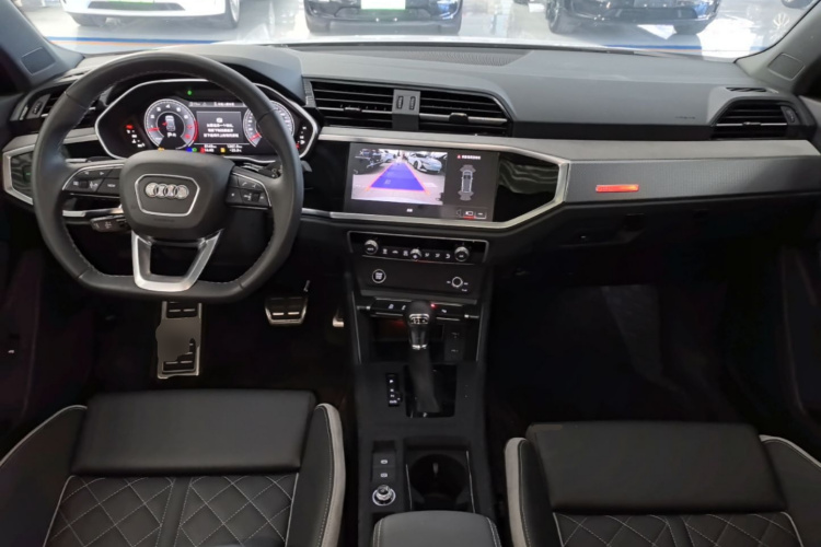 Audi Q3 2025 #10 Audi Q3 2025 car image #10
