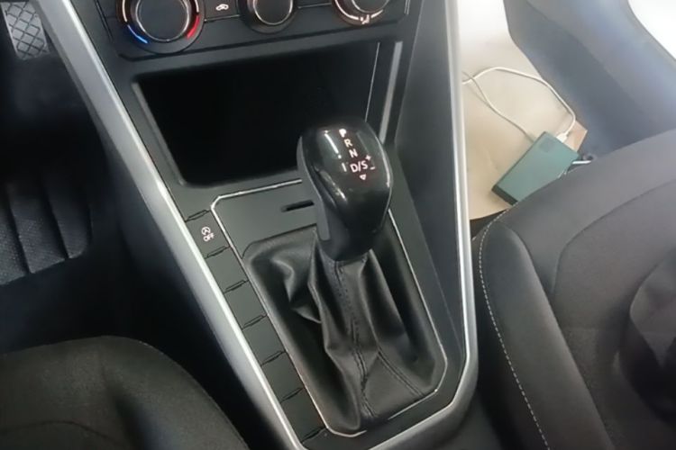 Volkswagen Polo 2022 car image #14