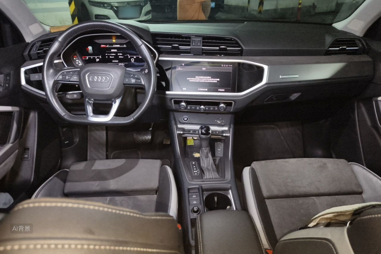 Audi Q3 2023 car image #11